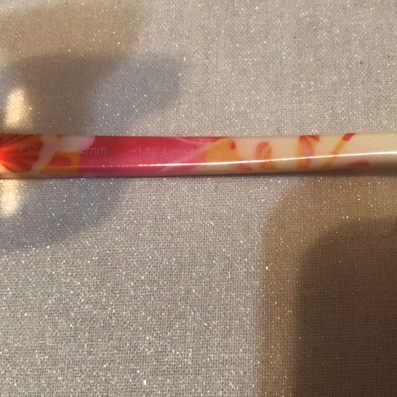 2 Reading glasses at 1.50 - Picture 3 of 4